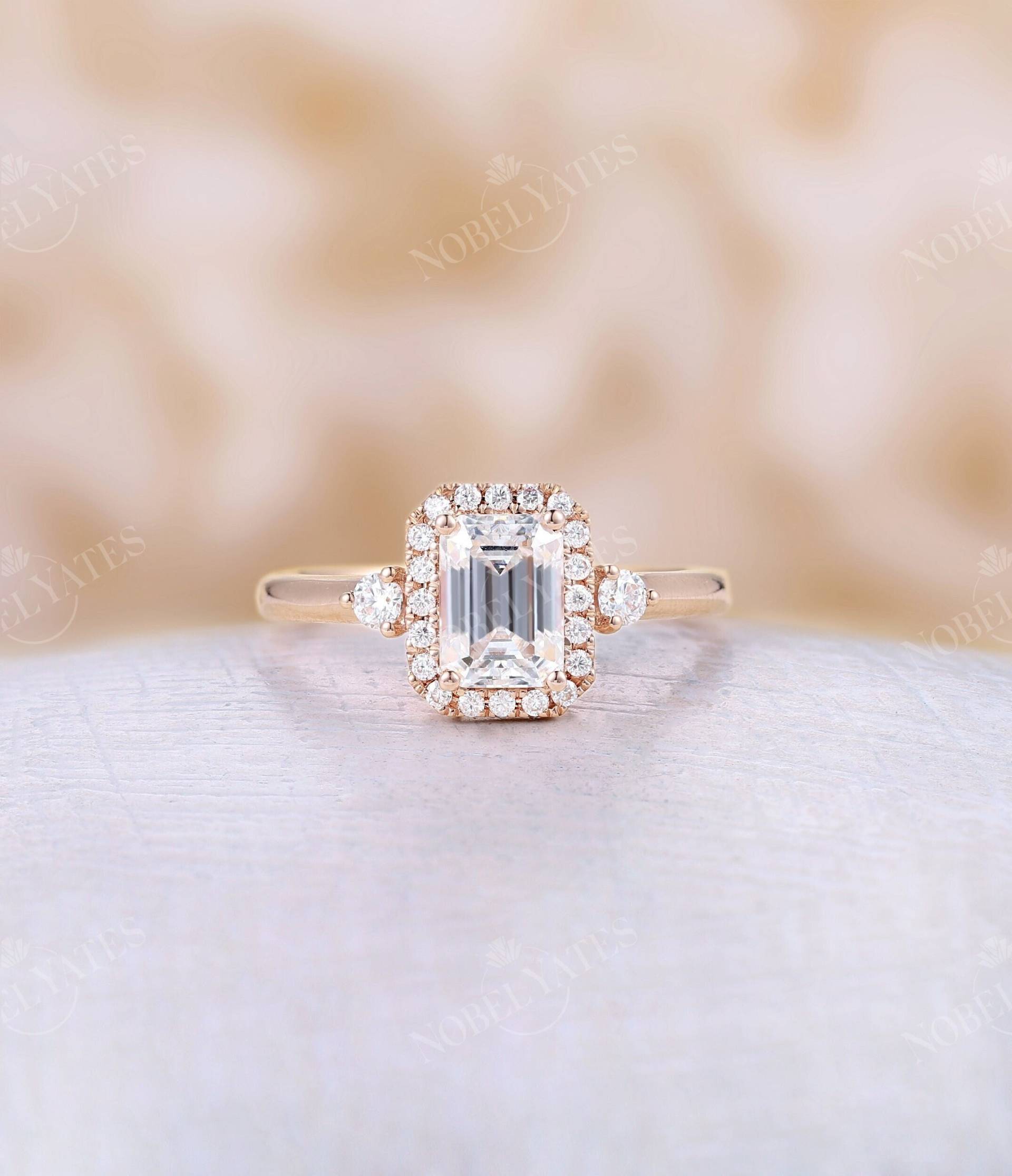 Moissanite Emerald Cut Verlobungsring Vintage Rosegold Band Art-Deco-Naturdiamant Halo-Ring Brautring Versprechen Jahrestag Ring von NyFineJewelry