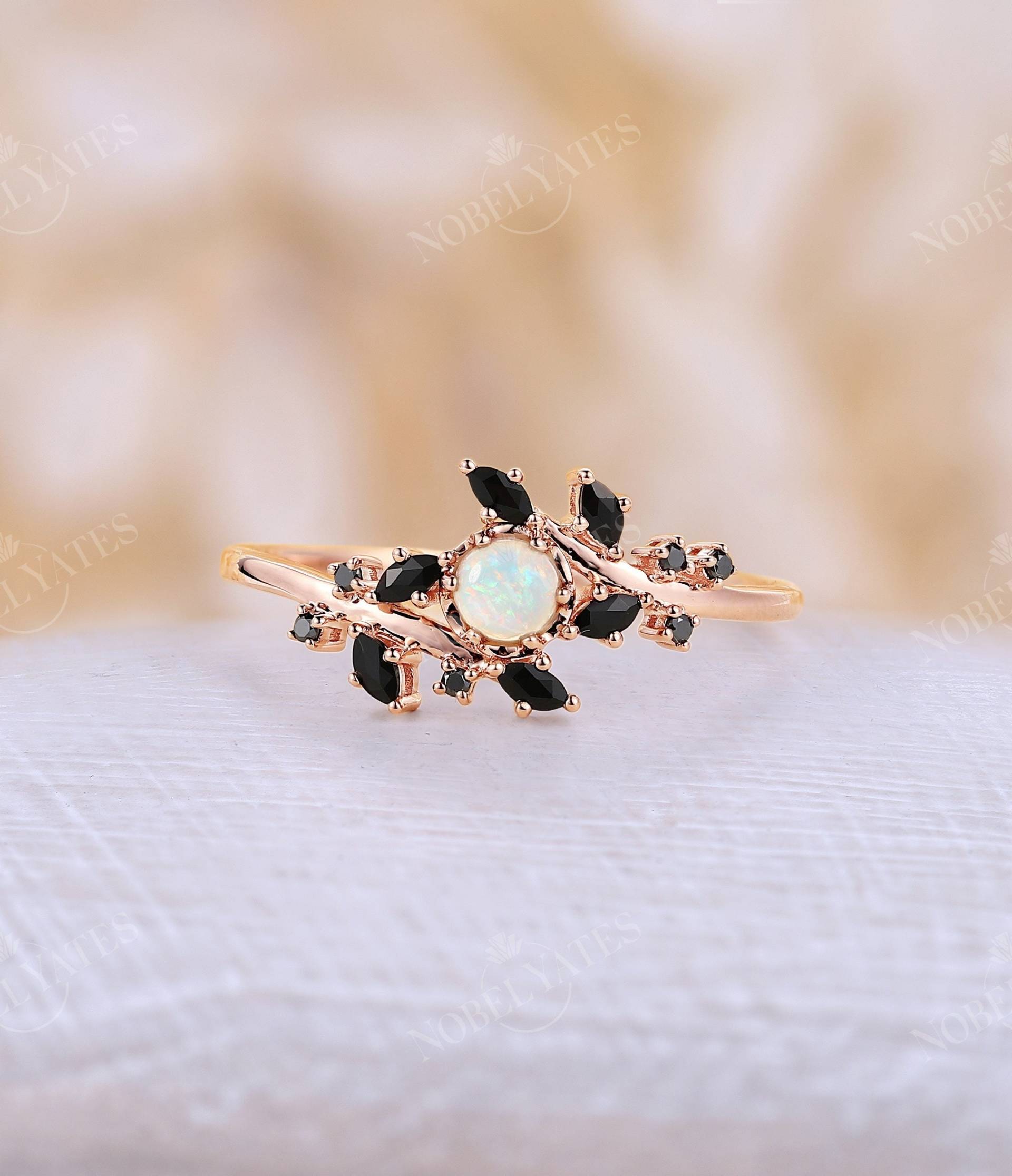 Runder Opal Verlobungsring Marquise Schwarzer Onyx Cluster Ring Diamant Prong Blatt Brautring Roségold Jubiläumsring von NyFineJewelry