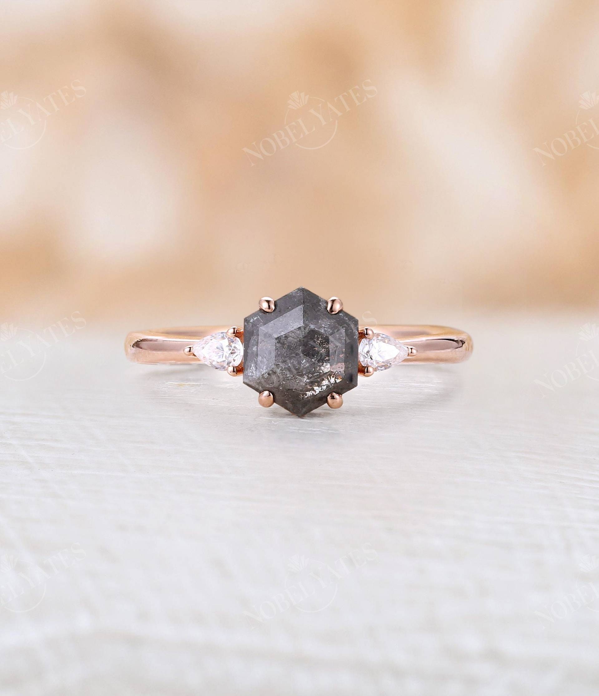 Salz Und Pfeffer Diamant Verlobungsring Prong Roségold Vintage Sechseck Form Ring Stein Unikat Jahrestag von NyFineJewelry