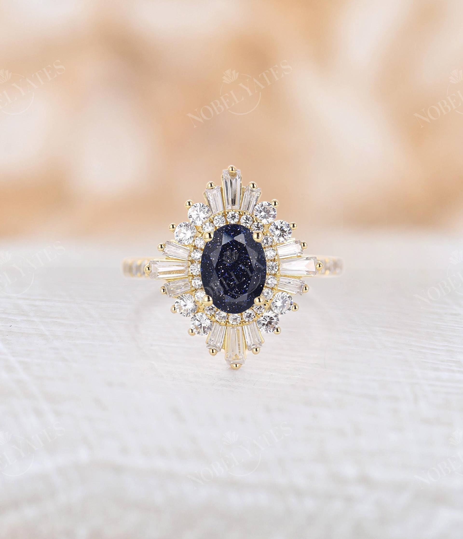 Vintage Blauer Sandstein Verlobungsring Art-Deco Oval Gelb Gold Baguette Diamant Halo Ring Art-Deco-Halbe Ewigkeit Gatsby Brautring von NyFineJewelry