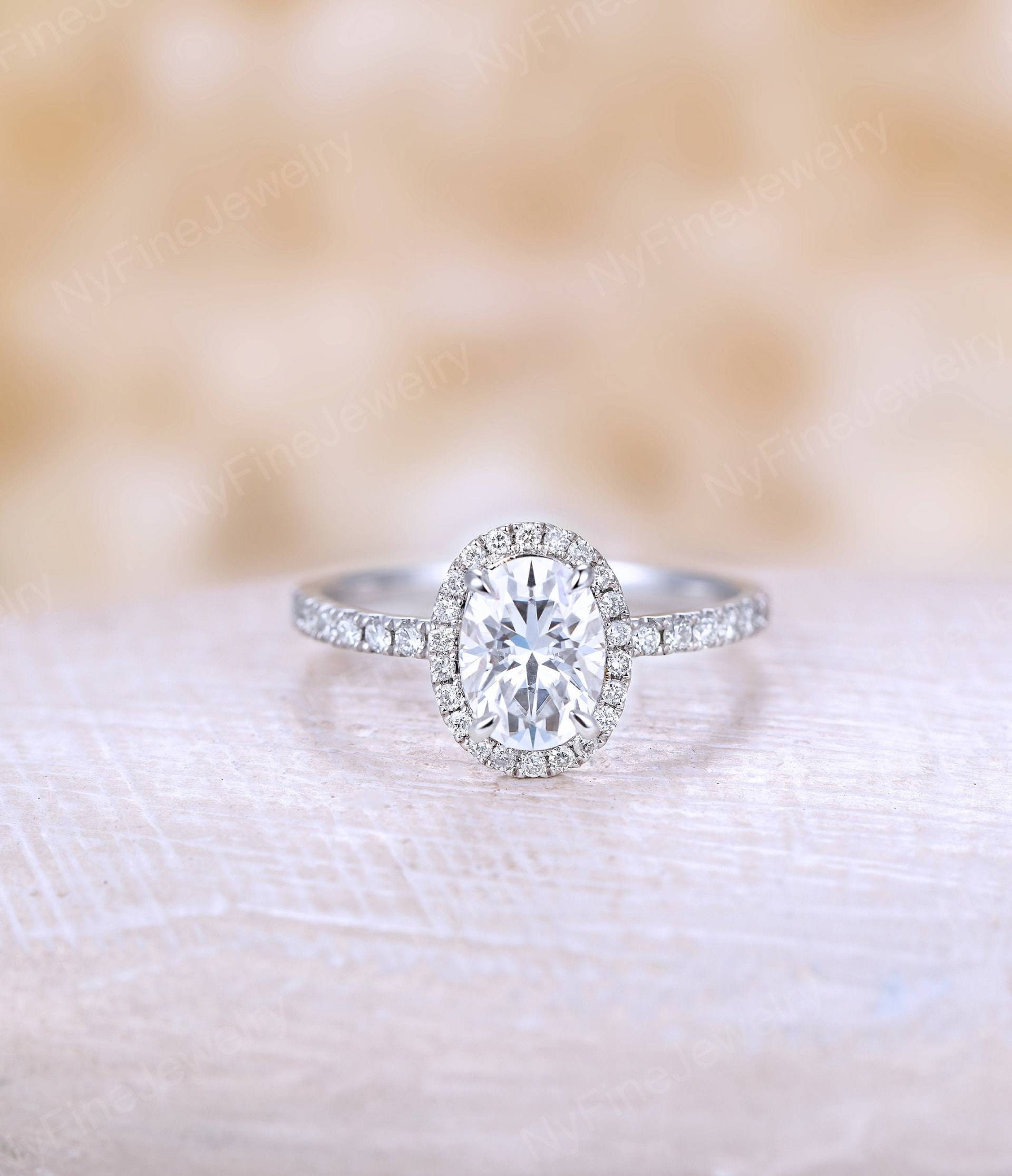 Vintage Für Immer Ein Moissanite Verlobungsring Oval Form Diamant Halo Brautring Einzigartige Prong Ring Halbe Ewigkeit Versprechen Jahrestag von NyFineJewelry