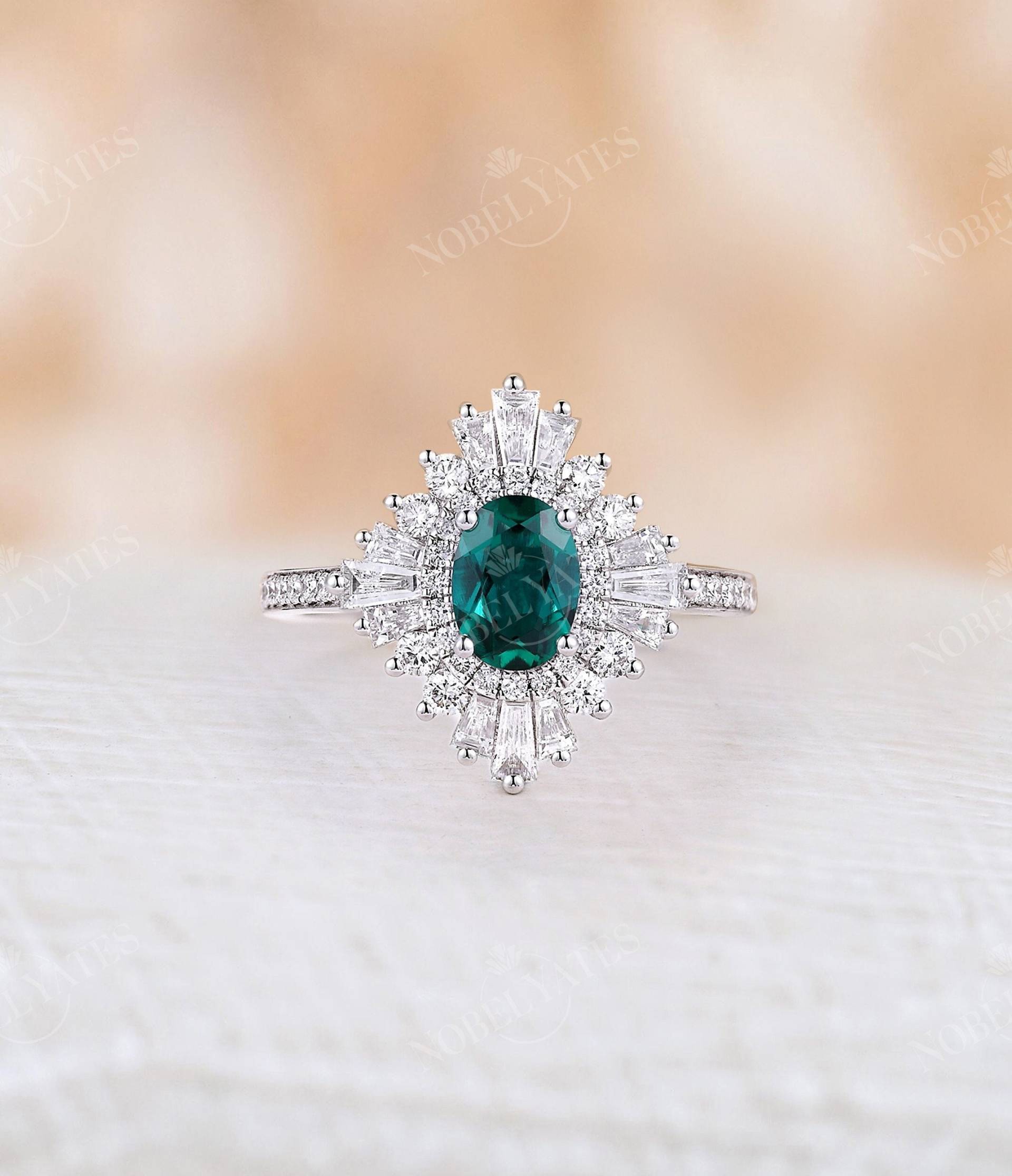 Vintage Lab Emerald Verlobungsring Weißgold Ovale Halbe Eternity Ring Diamant Halo Gatsby Hochzeit Braut Versprechen von NyFineJewelry