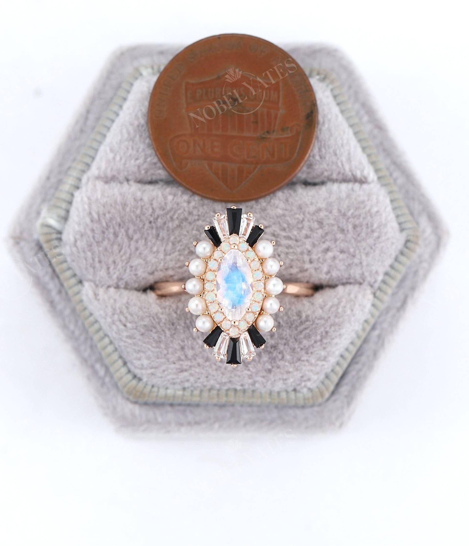 Vintage Mondstein Verlobungsring Opal Halo Rosegold Marquise Förmige Ring Einzigartige Schwarze Onyx Perle Im Baguetteschliff Gatsby Hochzeit von NyFineJewelry