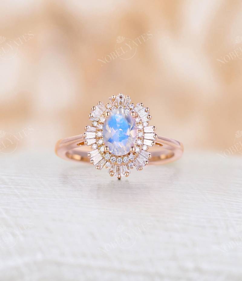 Vintage Mondstein Verlobungsring Ovalschliff Blauer Ehering Gelbgold Einzigartiger Diamant Halo Ring Jubiläum Versprechen von NyFineJewelry
