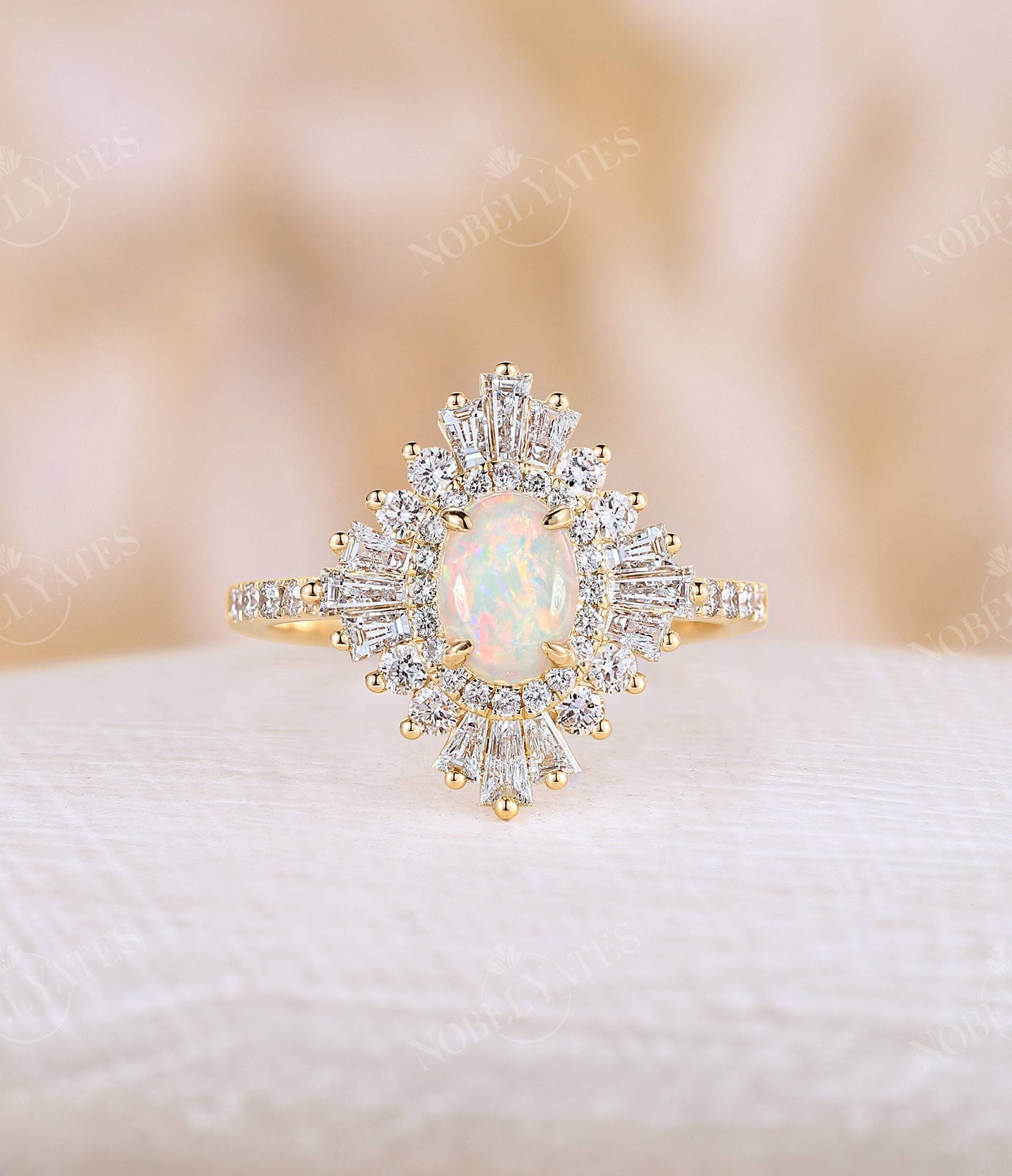 Vintage Natürliche Opal Verlobungsring Antikes Gelbgold Diamant Band Art-Deco Gatsby Oval Ring Einzigartige Baguette Hochzeitstag von NyFineJewelry