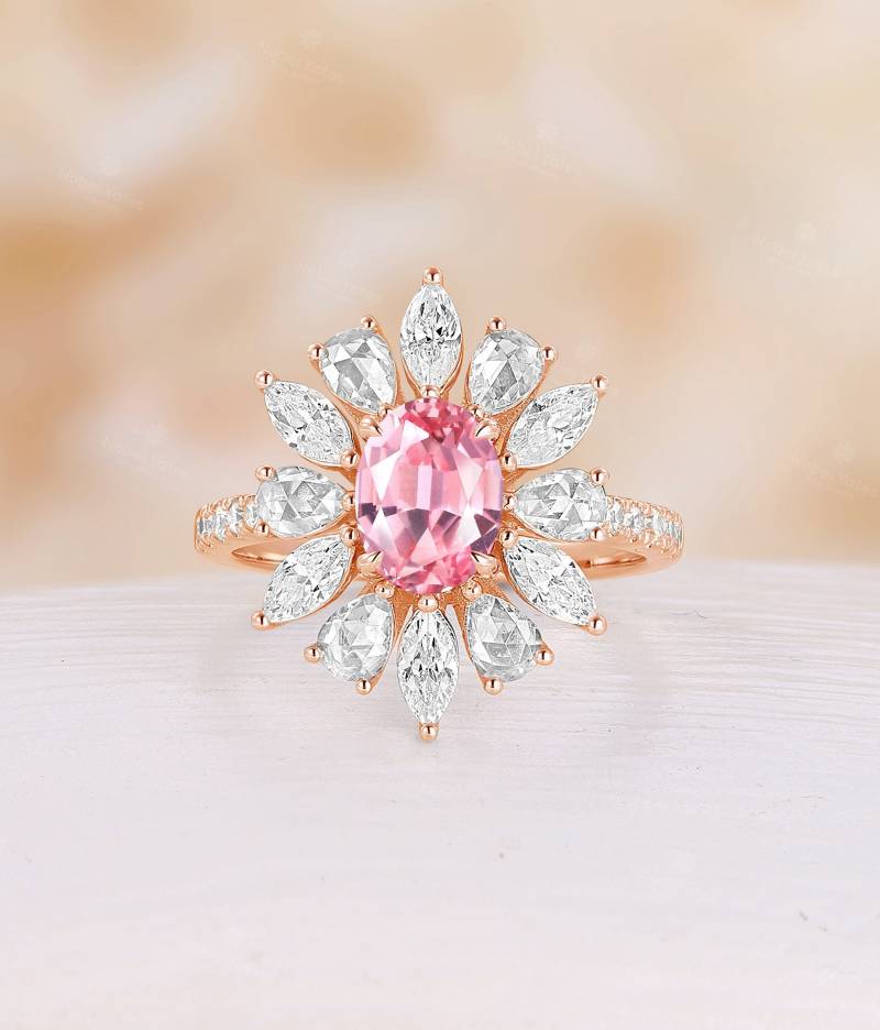 Vintage Oval Cut Lab Grown Padparadscha Halo Verlobungsring Rose Moissanite Ring Pave Ehering Rosegold Floral Vorschlag von NyFineJewelry