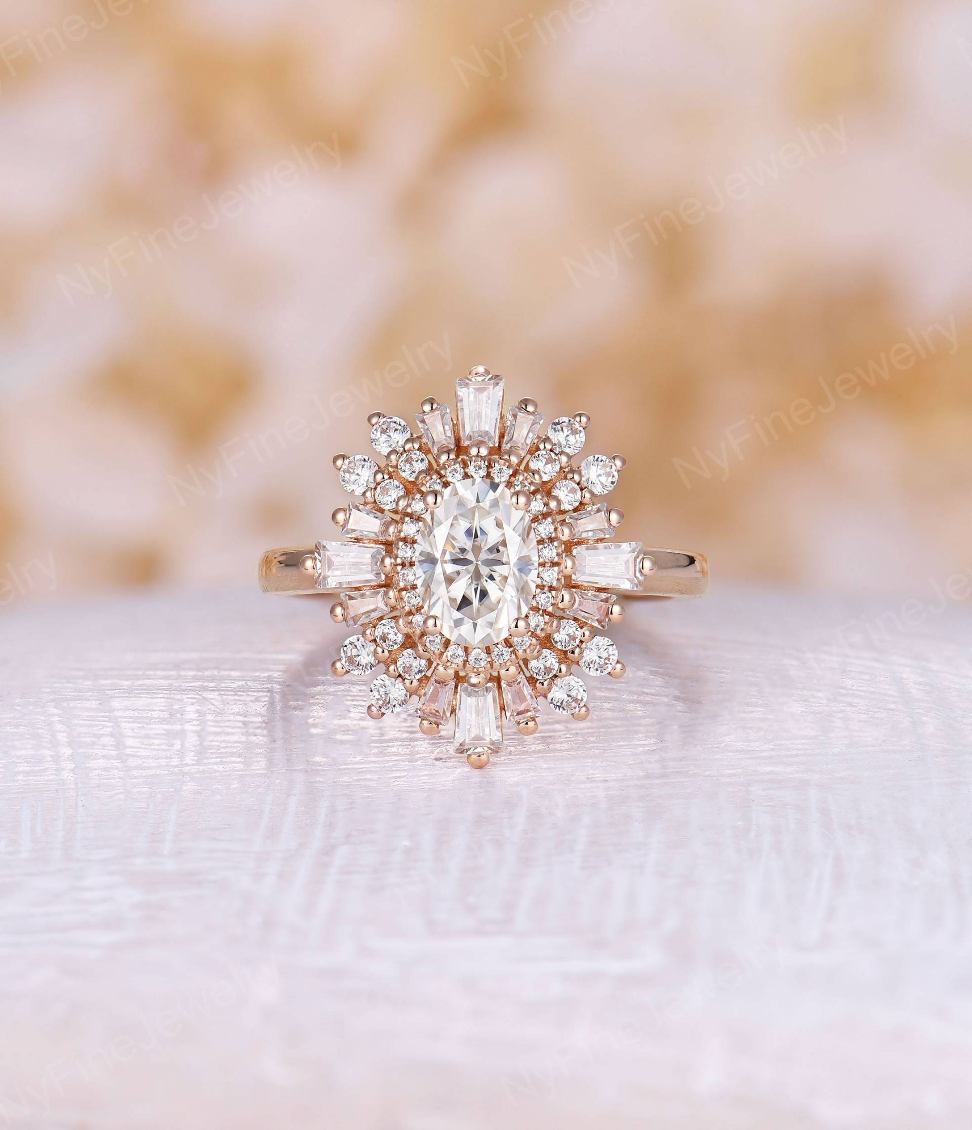 Vintage Oval Moissanit Verlobungsring Art-Deco Einzigartige Baguette Diamant Cz Halo Roségold Antiker Ring Brautjubiläum Versprechensring von NyFineJewelry