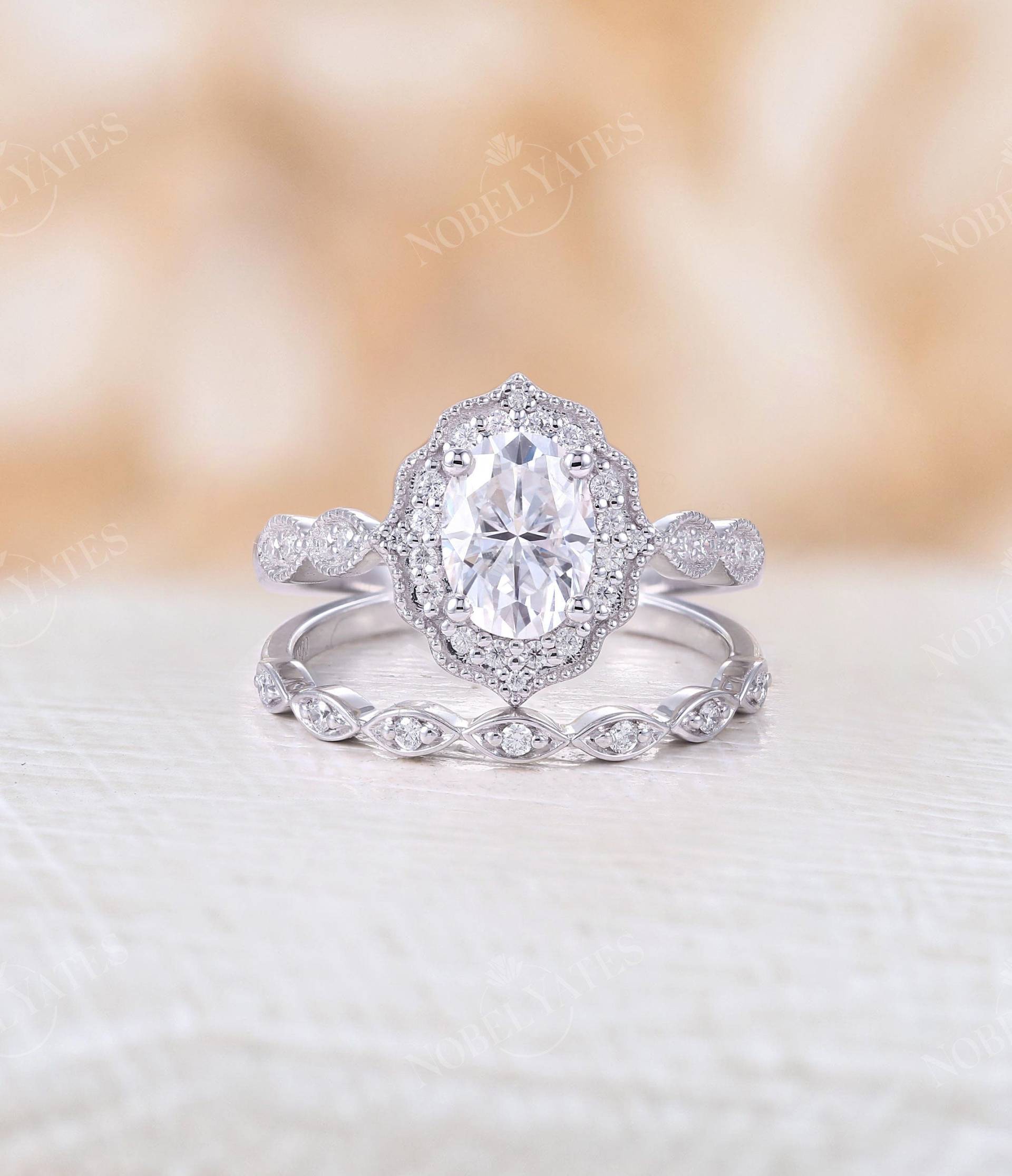 Weißgold Moissanite Verlobungsring Vintage Art-Deco-Ring-Set Antiker Milgrain Diamant Halbe Eternity Hochzeit Braut Jahrestag Ring von NyFineJewelry
