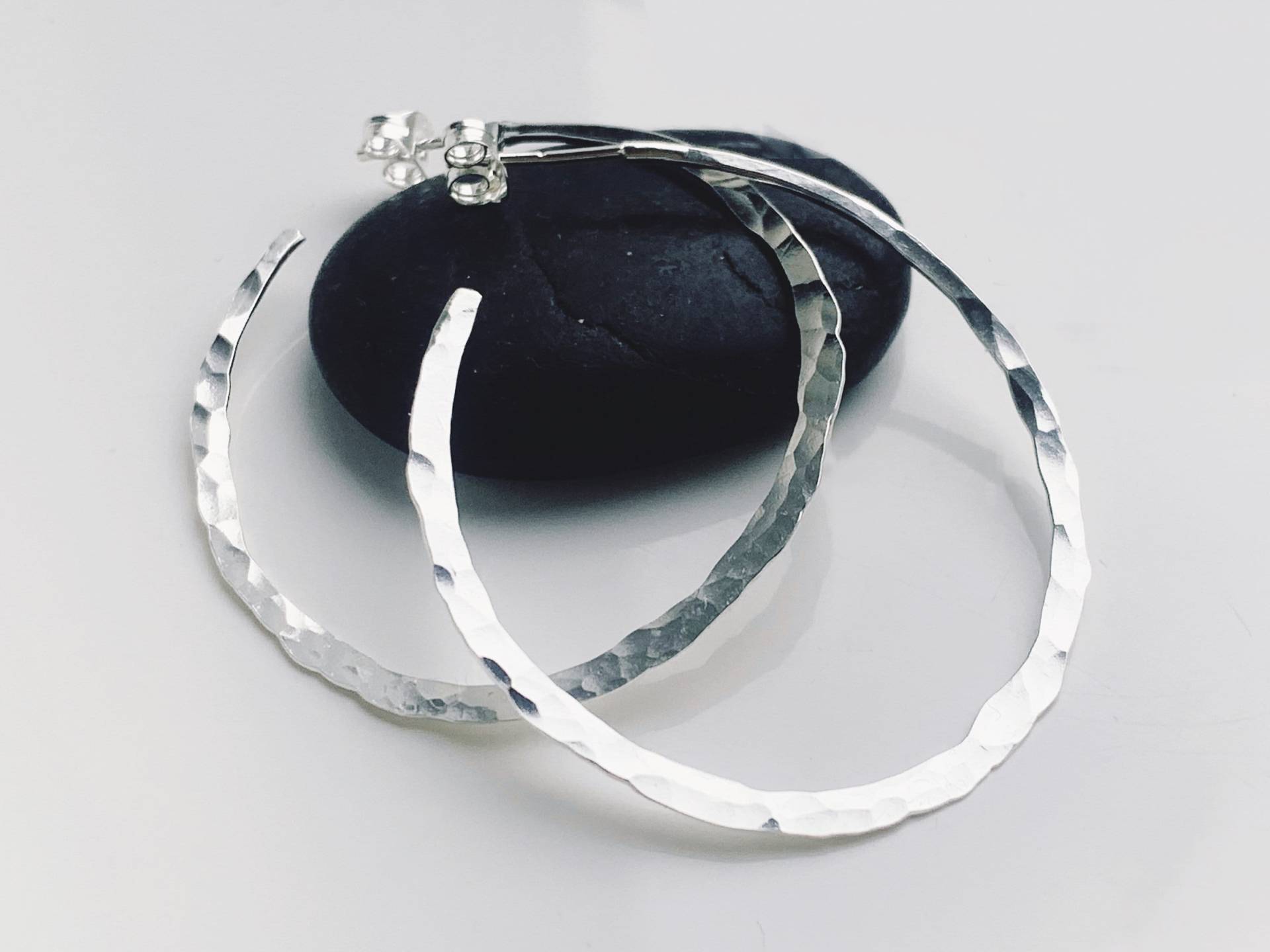 Handgemachte Recycelte Sterling-Silber-Ohrstecker Handgemachte Recycelte Sterling-Silber-Ohrstecker von NyakiPunkJewellery