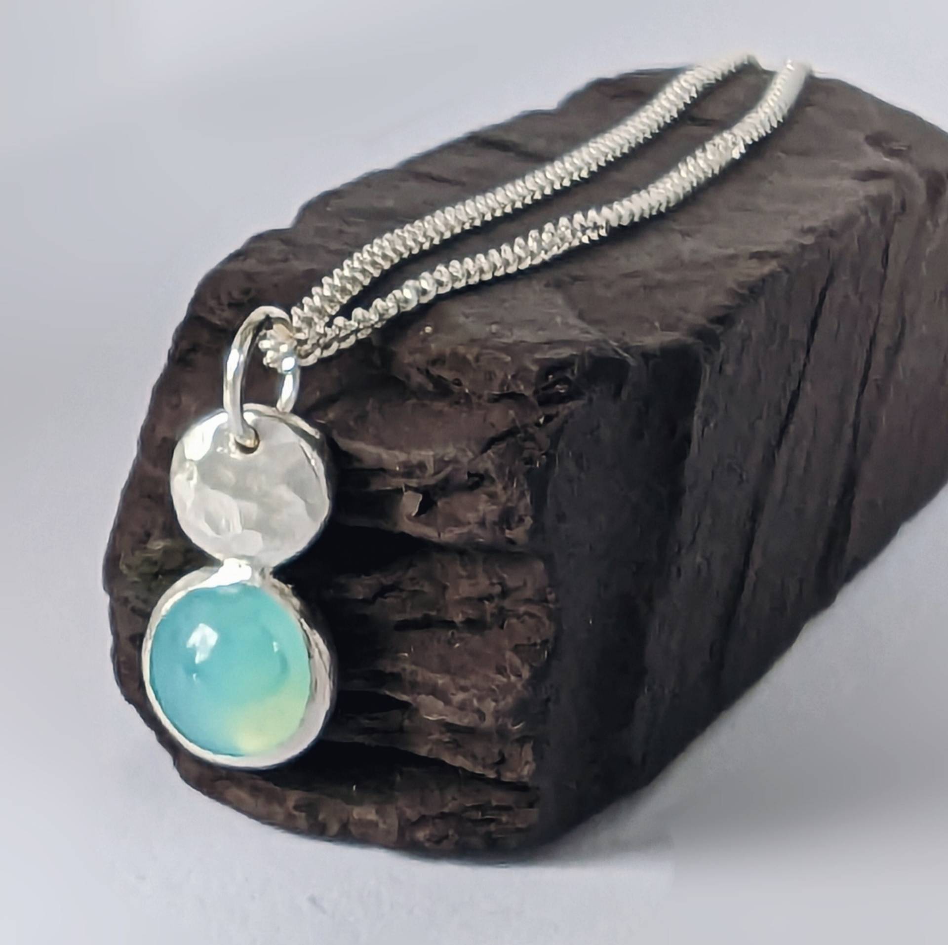 Recycled Sterling Silber Blauer Achat Anhänger Recycled Sterling Silber Blauer Achat Anhänger von NyakiPunkJewellery
