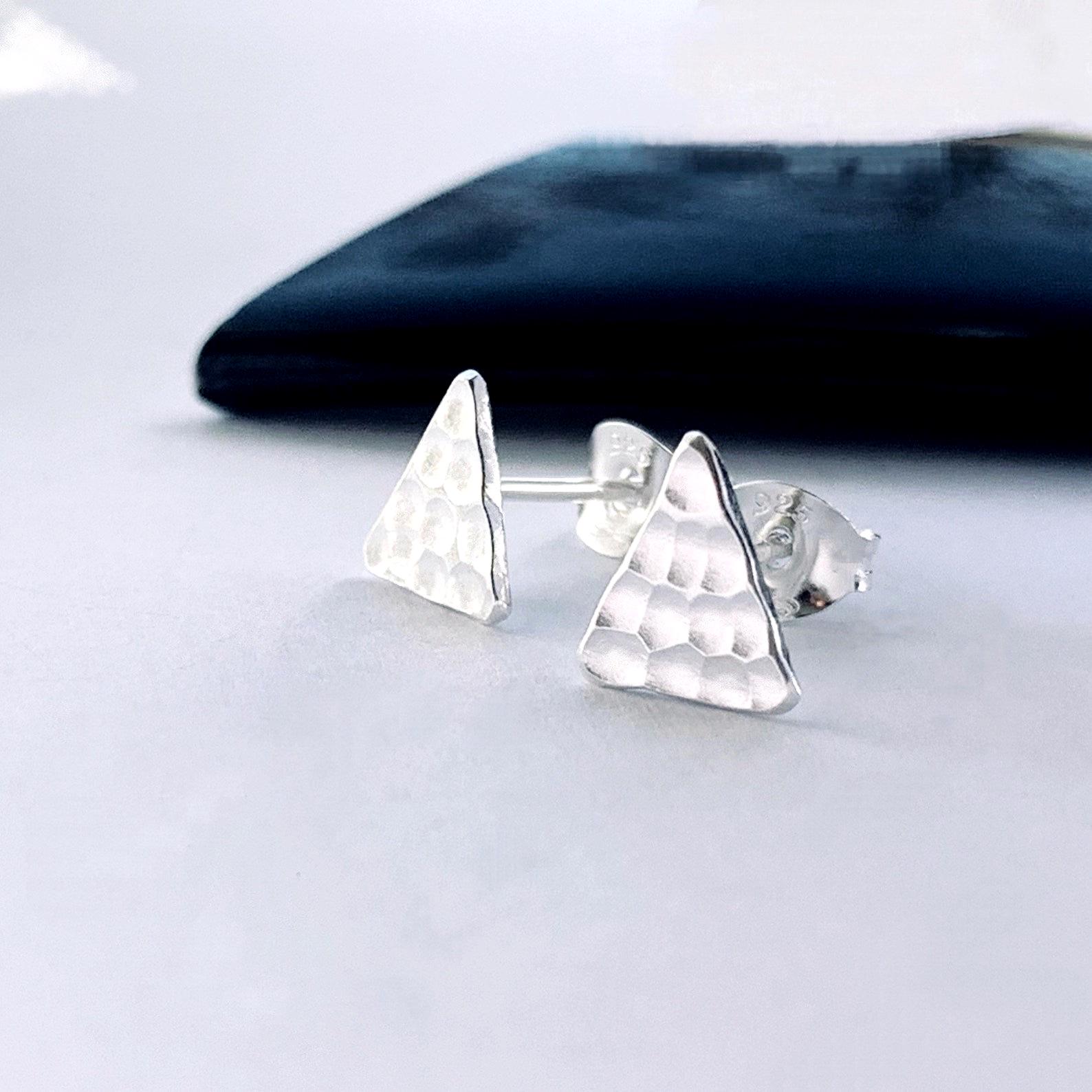 Dreieck Ohrstecker Aus 925Er Silber - 6 Mm Dreieck Ohrstecker Aus 925Er Silber - 6 Mm von NyakiPunkJewellery