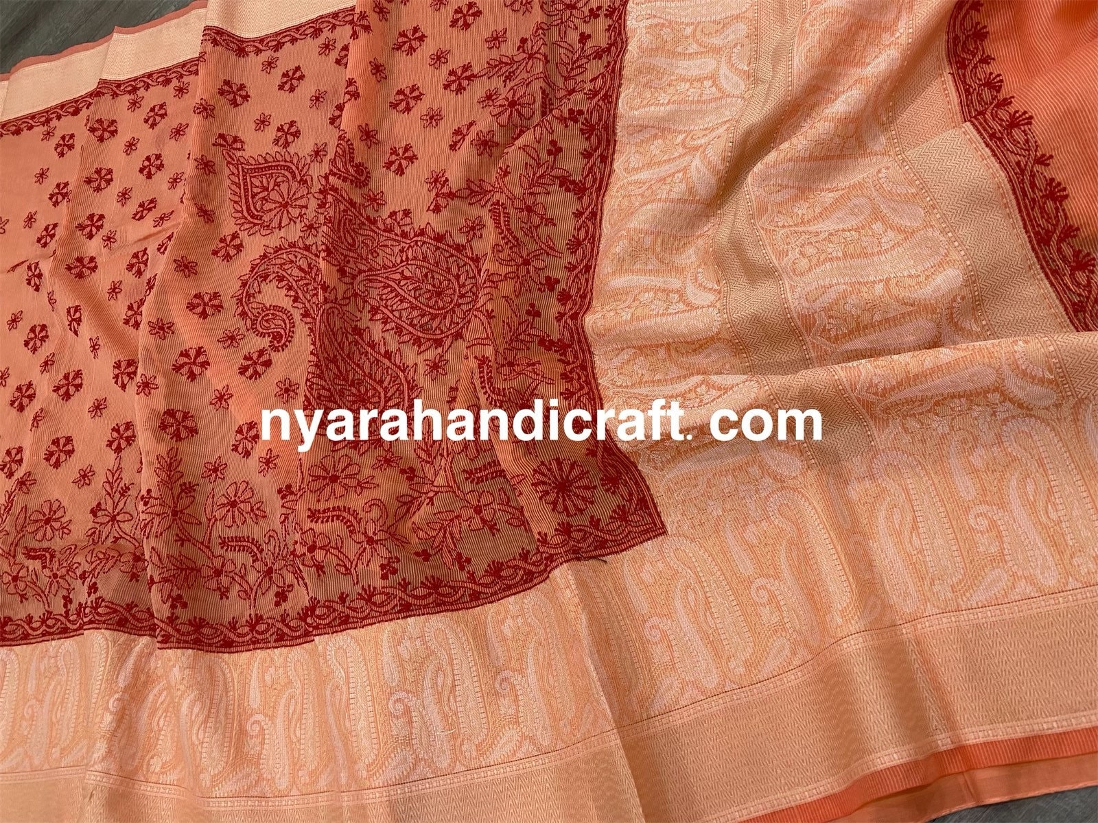 Chikankari Saree Auf Chanderi-Seide Mit Jamawar-Bordüre/Herbst Und Petticoat Enthalten Kostenloser Versand in Den Usa von NyaraHandicraft