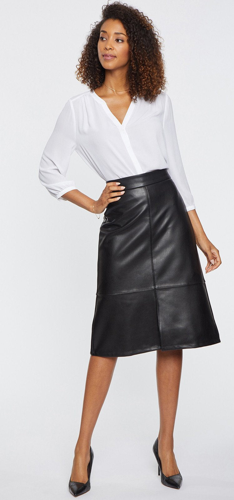 A-Line Sculpt-Her™ Skirt Schwarzem Kunstleder | Black von Nydj