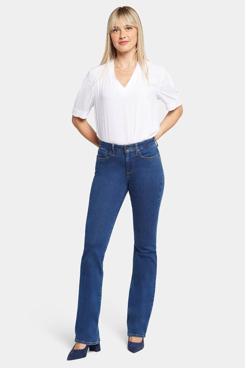 Barbara Bootcut Jeans Mittelblau Premium Denim (Petite) | Quinn von Nydj