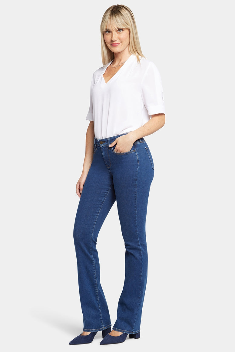 Barbara Bootcut Jeans Mittelblau Premium Denim (Tall) | Quinn von Nydj