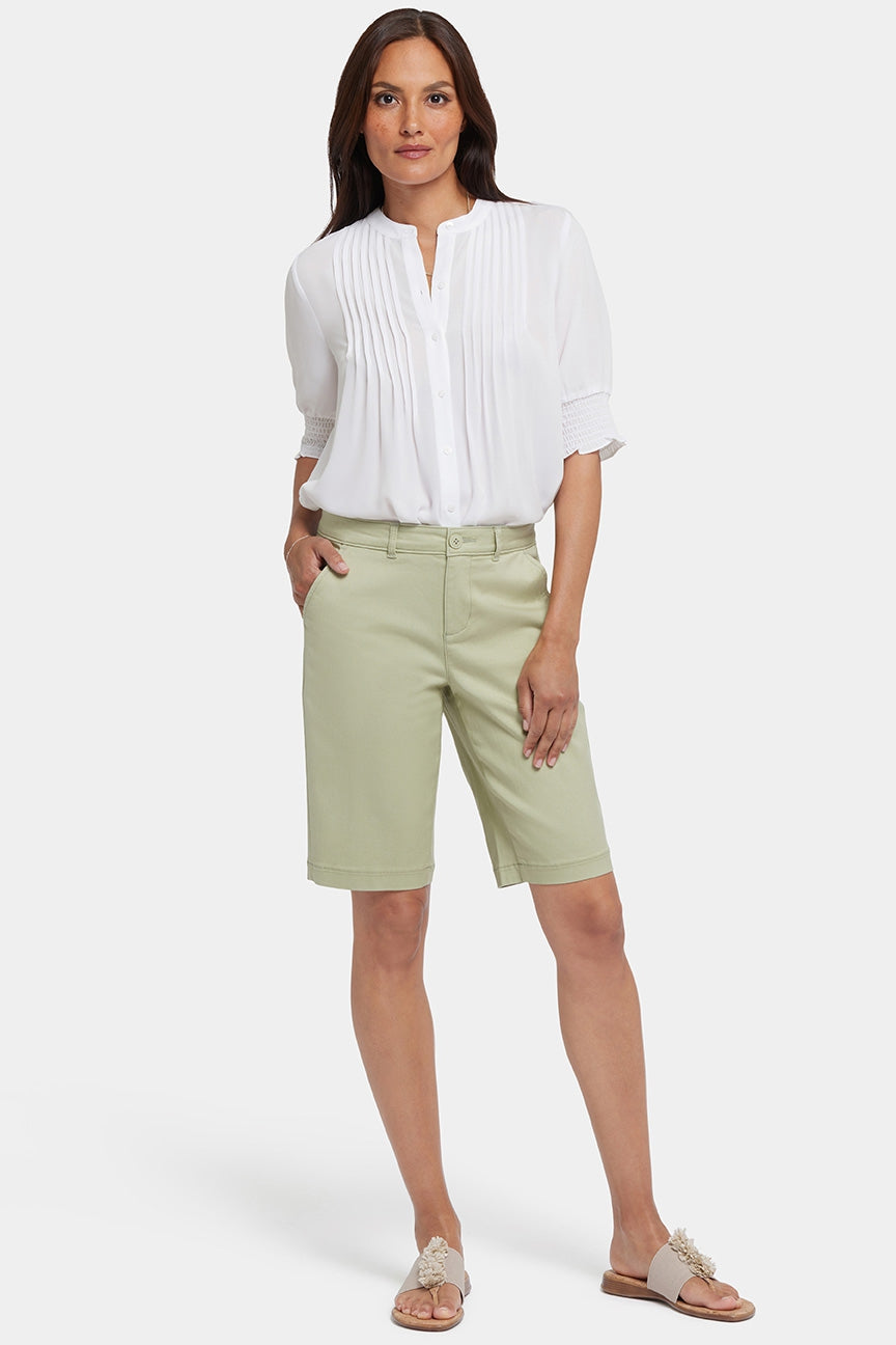 Bermuda Shorts aus Stretch-Twill | Rosemary von Nydj