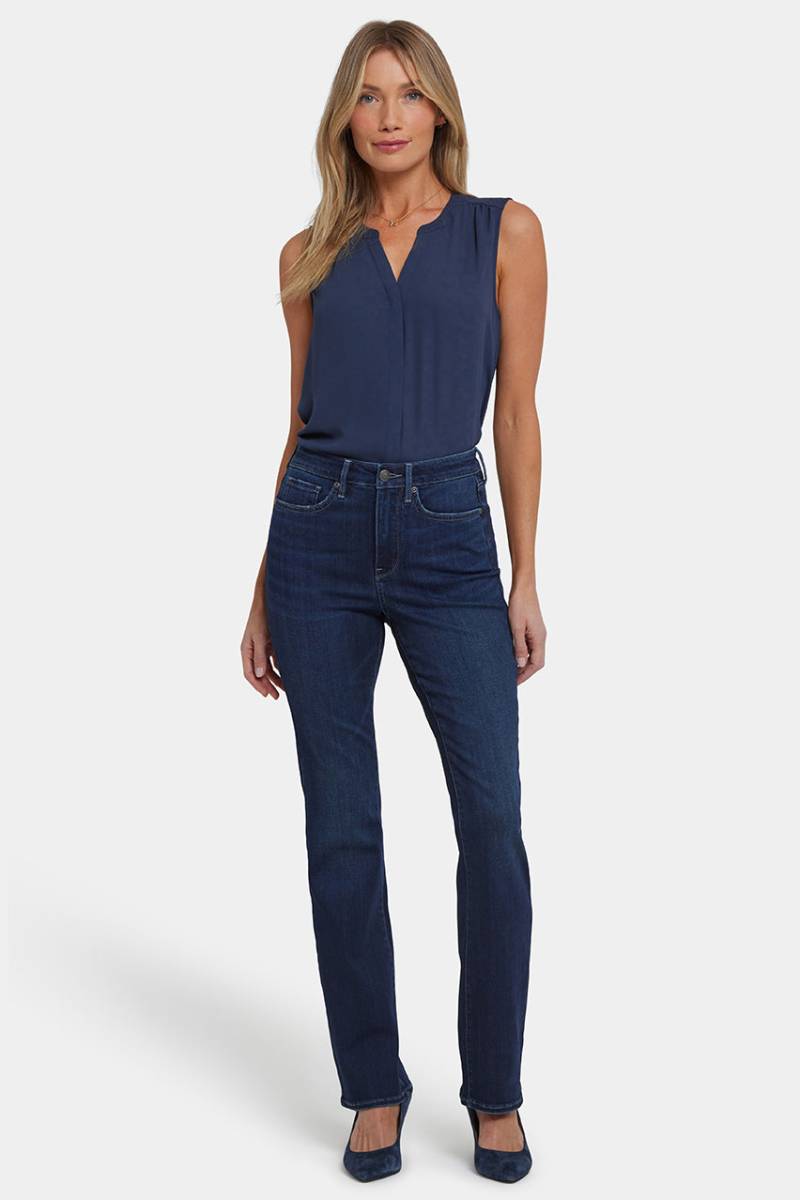 Billie Mini Bootcut Jeans aus Sure Stretch® Denim | Ink Skyline von Nydj