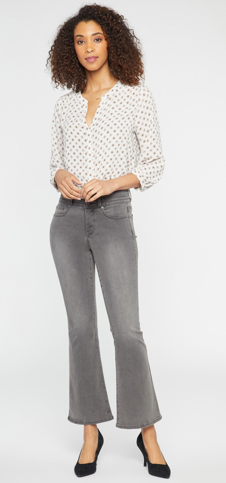 High Rise Ava Flare Jeans Grau | Smokey Mountain von Nydj