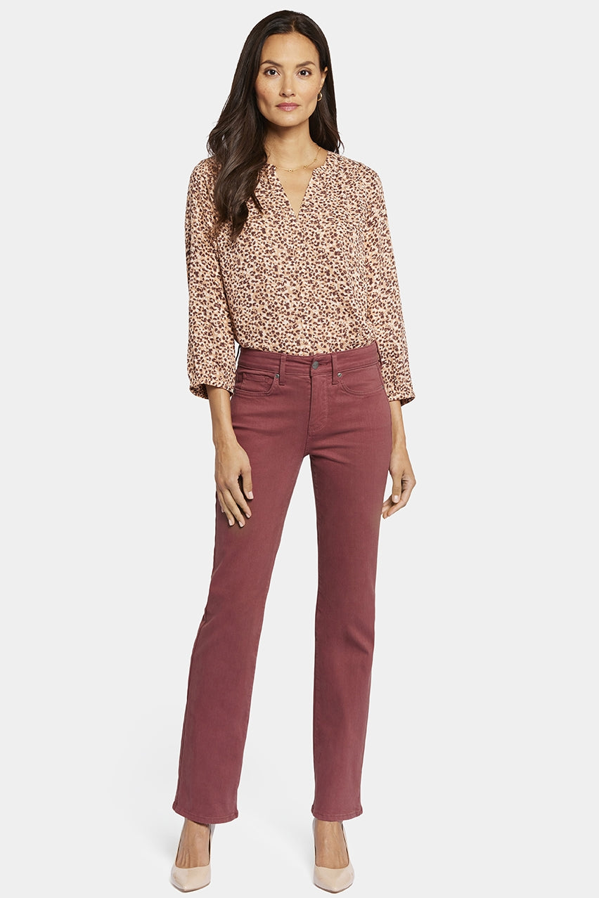 Marilyn Straight Jeans Rot Farbiger Denim | Emotion Marilyn Straight Jeans Rot Farbiger Denim | Emotion von Nydj