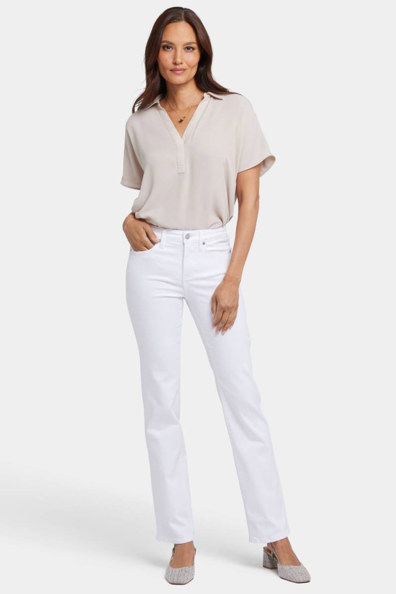 No Gapper™ Marilyn Straight Jeans in kurzegröße in Sure Stretch® Denim | Optic White von Nydj