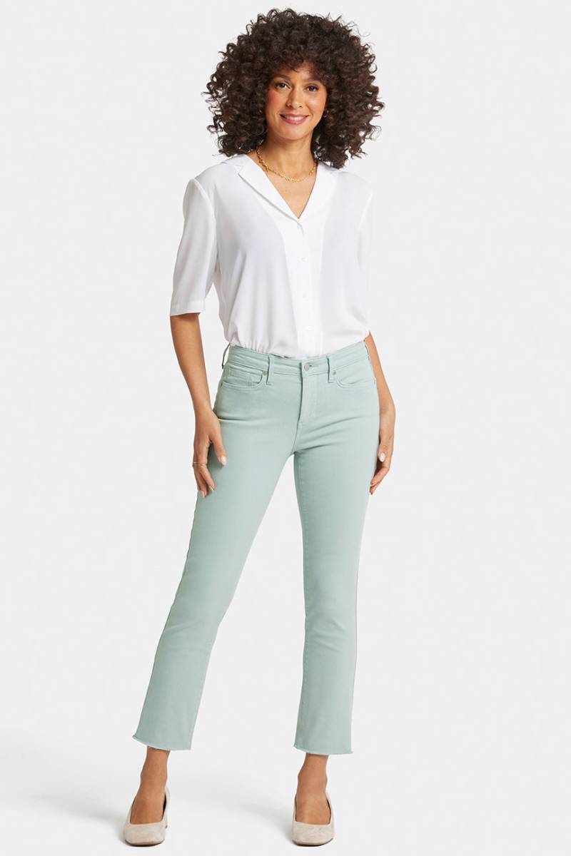Sheri Slim Knöcheljeans Abgeschnittener Saum Grün Farbiger Denim | Snow Mint von Nydj