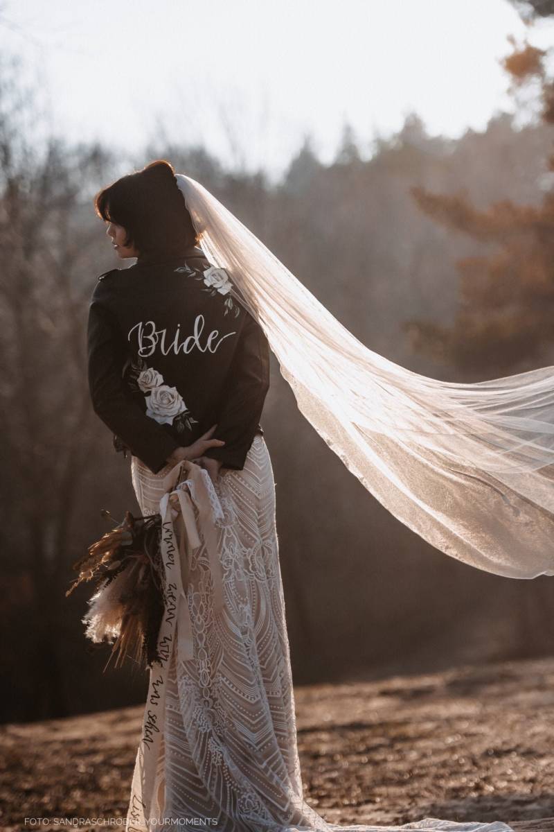 Lederjacke Handbemalt Und Beschrieben Für Hochzeit, Personalisierte Jacke von NysaLetterlove