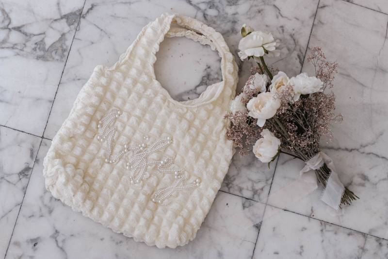 Wifey Brauttasche Mit Perlenaufschrift I Perfekter Begleiter Für Den Hochzeitstag Wifey Brauttasche Mit Perlenaufschrift I Perfekter Begleiter Für Den Hochzeitstag von NysaLetterlove