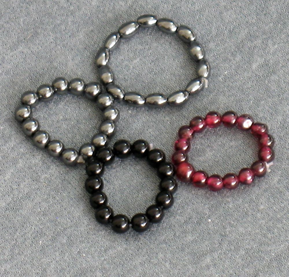 Individueller Stretch Stein Perlen Ring von NyteSpryte