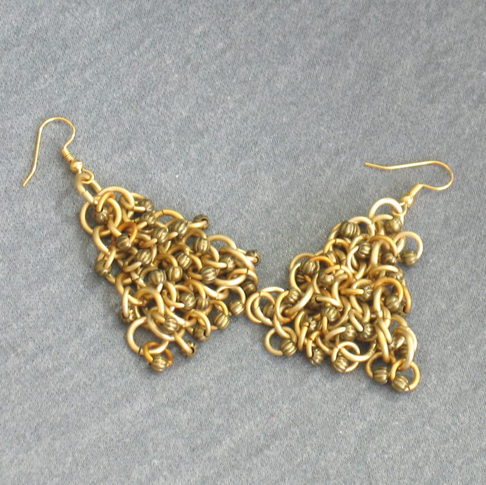 Messing Und Gold Shaggy Chainmaille Ohrringe von NyteSpryte