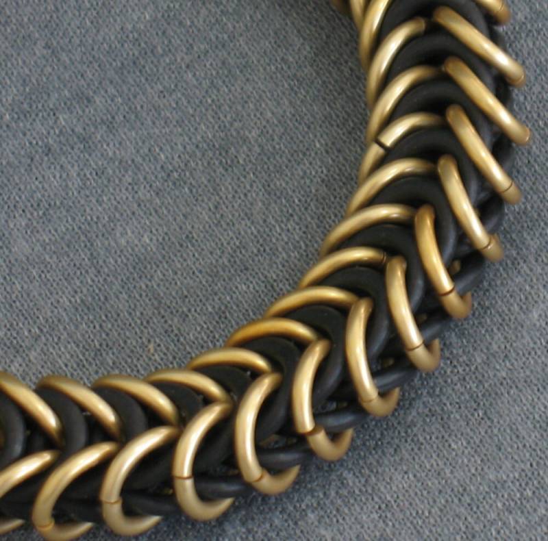 Schwarz Und Gold Box Kette Chainmail Armband von NyteSpryte
