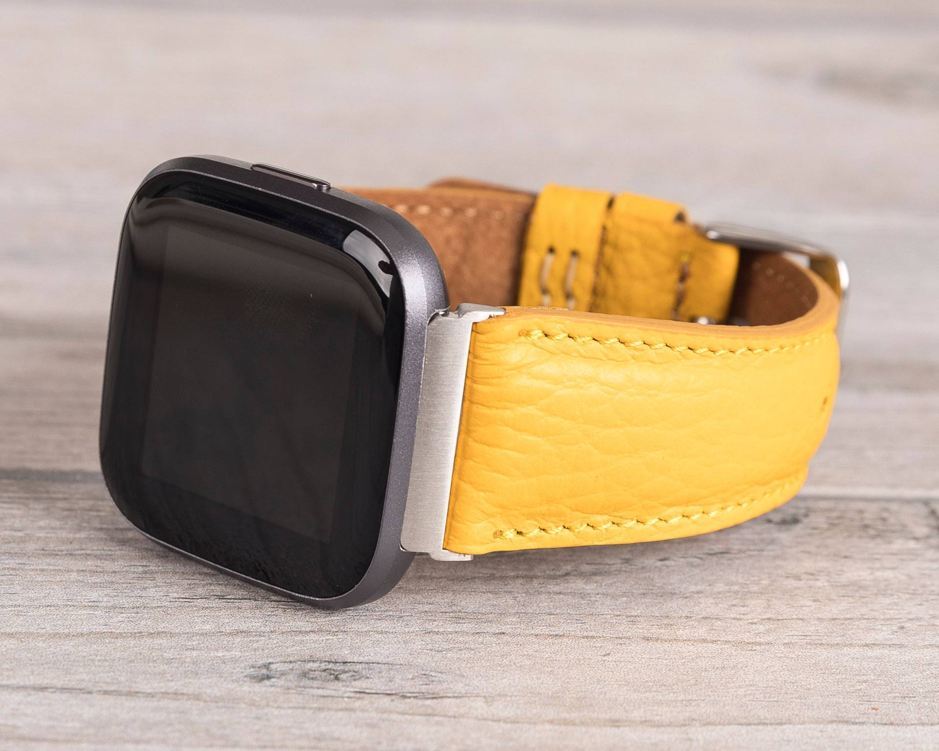 Gelb Fitbit Uhrenarmband Leder, Versa 1-4-Lite-Sense/Sense 2 Gelb Fitbit Uhrenarmband Leder, Versa 1-4-Lite-Sense/Sense 2 von AureoLeather