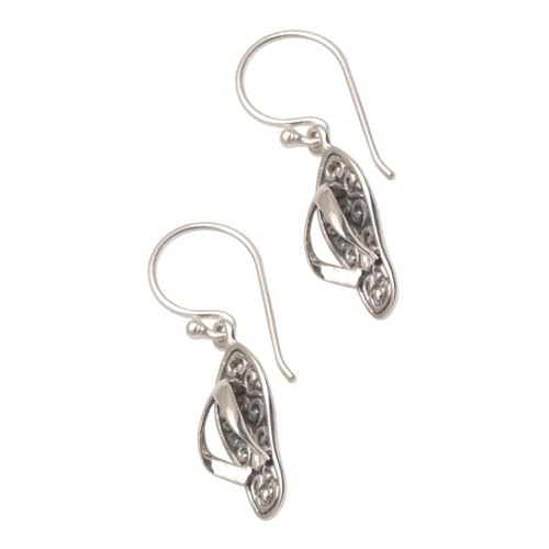 Stilvolle Sandalen Geformte Vintage Muster Dangle Ohrringe Für Frauen Leichtgewichtige Legierungsschmuck Geschenkocessoires Elegante Vintage Legierungsohrringe von OAJABBGE