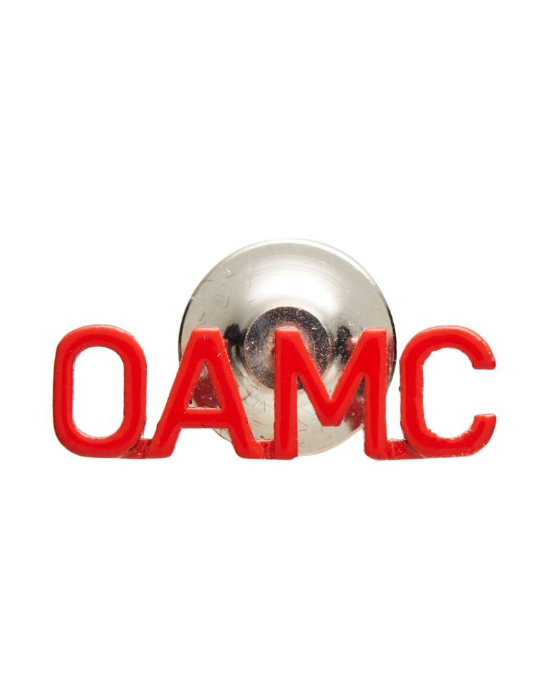 OAMC Brosche Herren Tomatenrot von OAMC