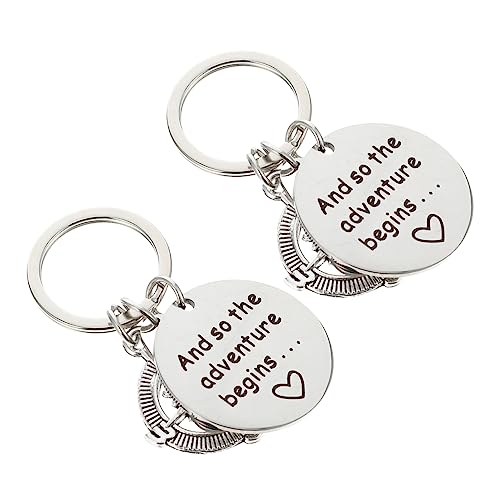 OATIPHO 2stücke Kreative Edelstahl Schlüsselanhänger Mit Kompass Stilvolle Taschen Dekoration Für Schulabschlüsse Und Besondere Anlässe OATIPHO 2stücke Kreative Edelstahl Schlüsselanhänger Mit Kompass Stilvolle Taschen Dekoration Für Schulabschlüsse Und Besondere Anlässe von OATIPHO