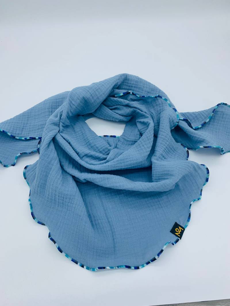 Kinder Schal/Halstuch Aus Musselin in Hellblau Mit Blau Buntem Saum von OBERMUTTI