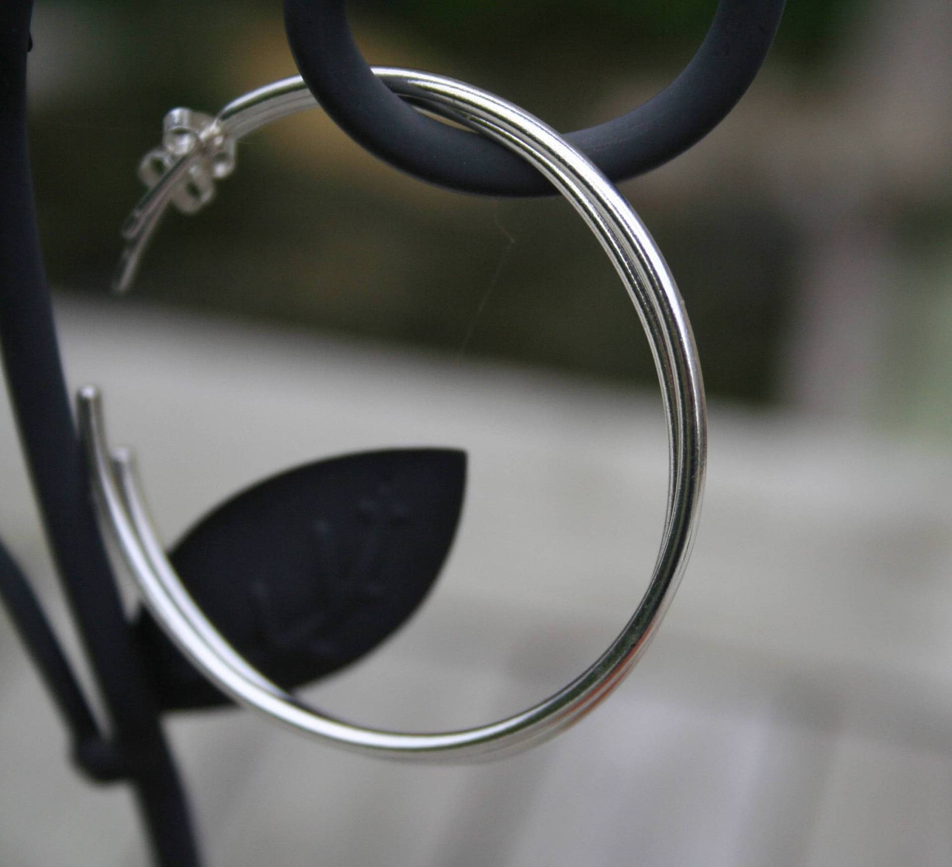 Massive Sterling Silber 1, 8mm Rund Draht Hoop Ohrringe Massive Sterling Silber 1, 8mm Rund Draht Hoop Ohrringe von OBInfinityJewellery