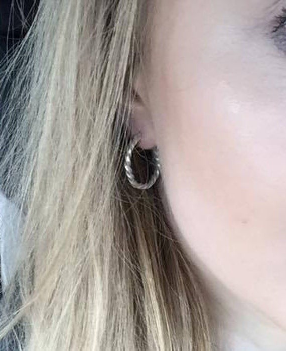 Solide Sterling Silber Twisted Hoop Ohrringe von OBInfinityJewellery