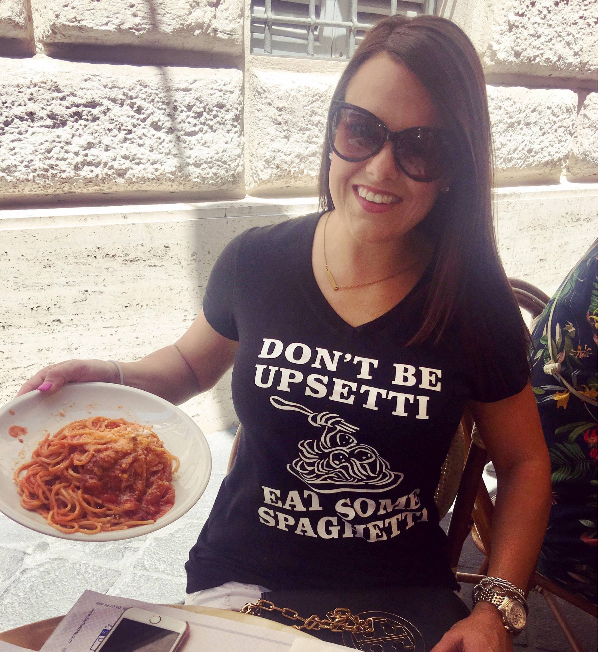 Don't Be Upsetti Eat Some Spaghetti T-Shirt Mit V-Ausschnitt Don't Be Upsetti Eat Some Spaghetti T-Shirt Mit V-Ausschnitt von OCShirtShop