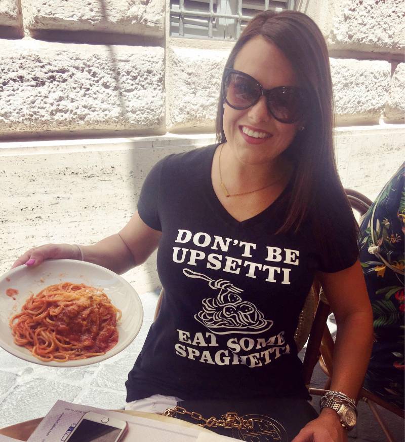 Don't Be Upsetti Eat Some Spaghetti T-Shirt Mit V-Ausschnitt Don't Be Upsetti Eat Some Spaghetti T-Shirt Mit V-Ausschnitt von OCShirtShop