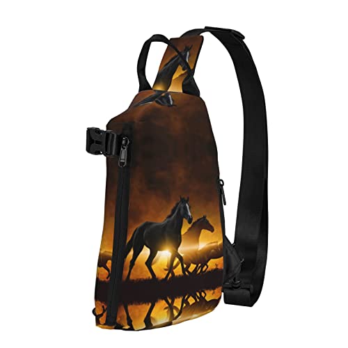 Schwarze Pferde rote leuchtende Wolken bedruckt Sling Crossbody Rucksack Schultertasche Sling Tasche für Männer Frauen Für Outdoor Walking Reisen, Schwarz, Einheitsgröße von OGNOT