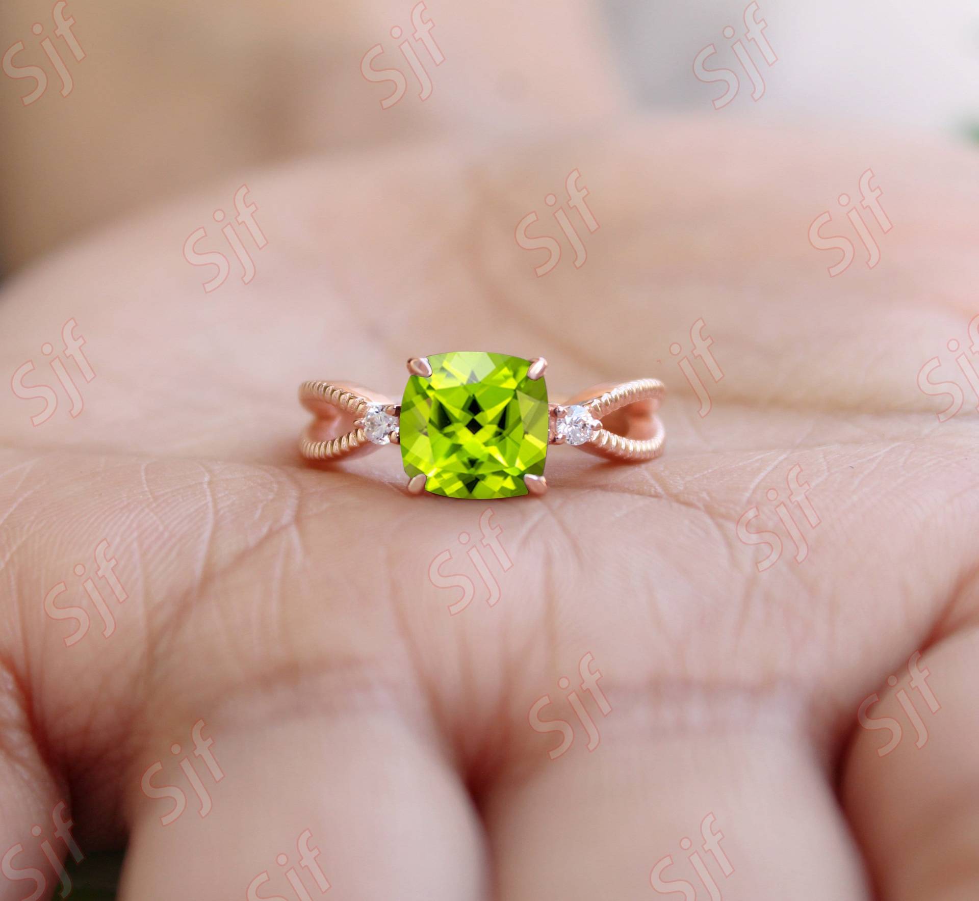 1.90 Ct Aaa Qualitäts Peridot Edelstein Diamant Frauen Verlobungsringsolitär Ringring Für Fraukissen Cut Gold Ring Sie von OGofJewelry