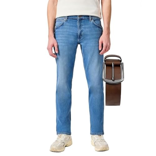 OHN24 Bundle Wrangler Greensboro Herren Jeans Stretch Stretchjeans inkl. Gürtel (New Favorite + Brauner Gürtel, W38/L34) von OHN24