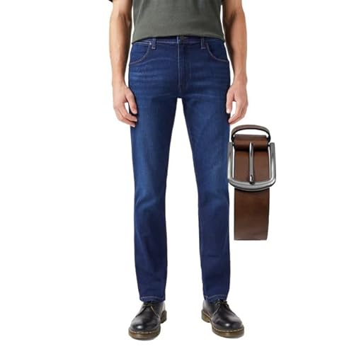 OHN24 Bundle Wrangler Greensboro Herren Jeans Stretch Stretchjeans inkl. Gürtel (Night Shade + Brauner Gürtel, W38/L30) von OHN24