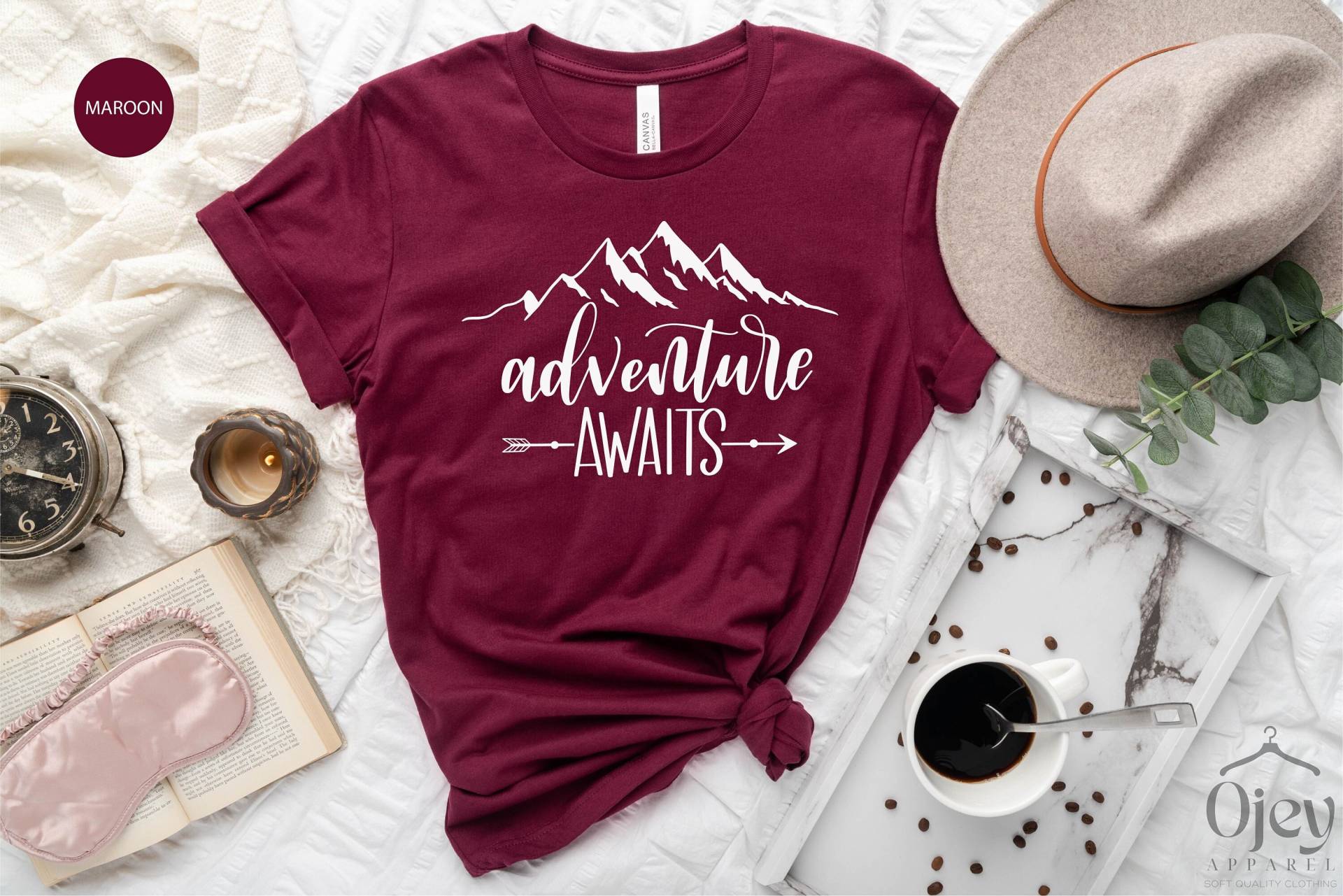 Abenteuer Erwartet Shirt, Erkunden Sie Mehr Wandern Berg Natur Camping Ausflug Familien Shirts von OJEYAPPAREL