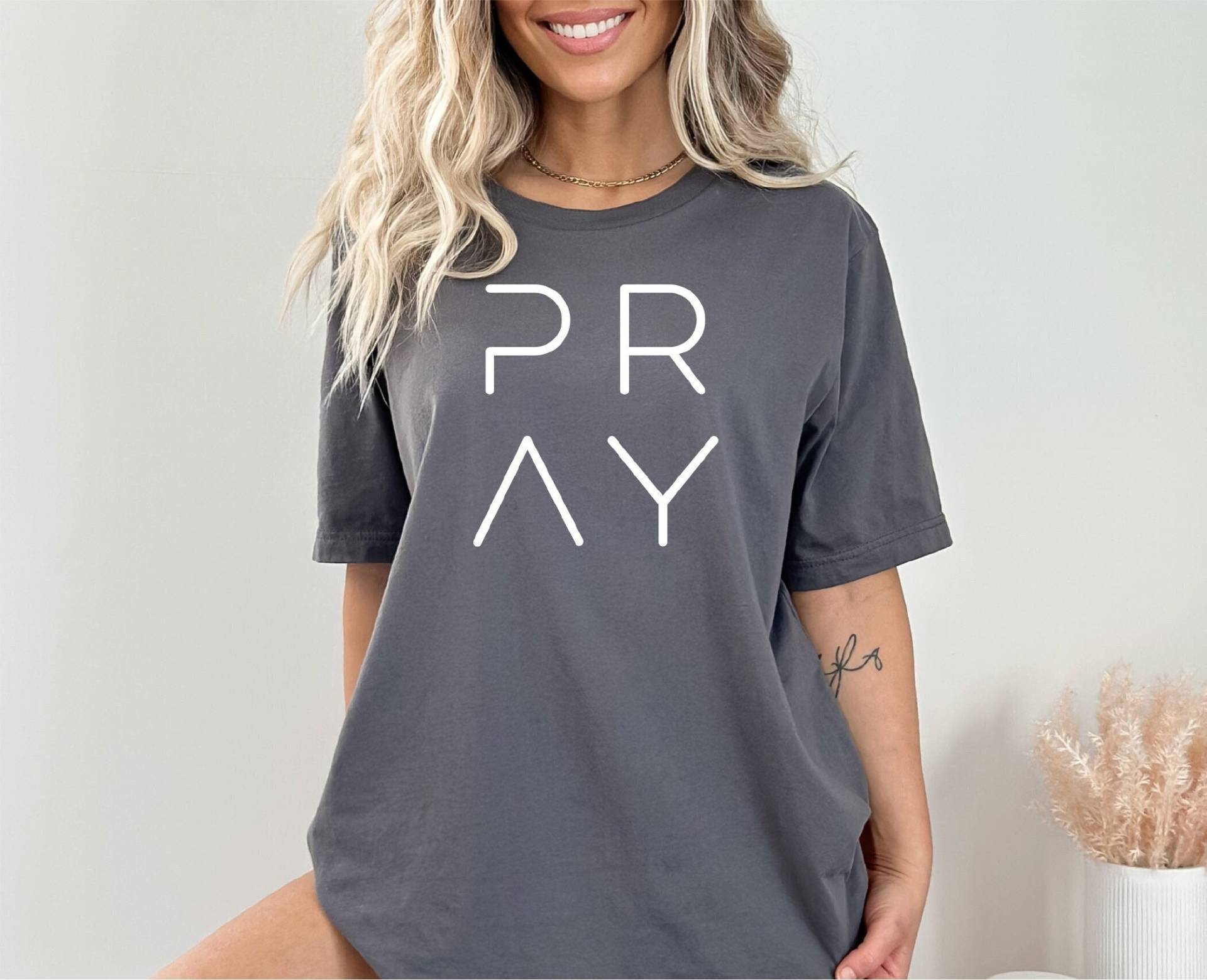 Beten Shirt, Slay Pray Christian Shirts, Bete Darauf Religiöses Shirt Geschenk, Beten Tees, Gebets Christliche Frauen Shirts von OJEYAPPAREL