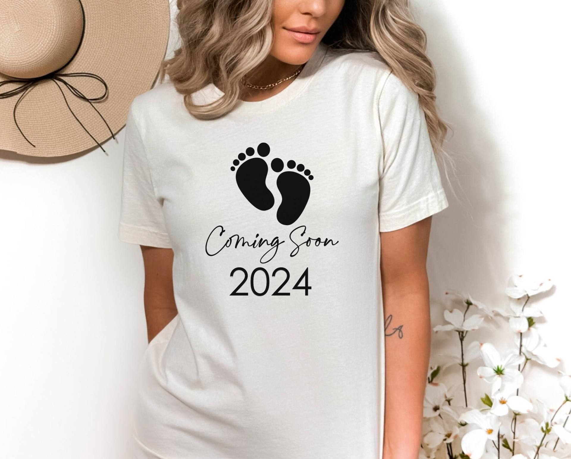 Mama Est 2024 Shirt, Schwangerschaftsankündigung Bald Baby Schwangerschaft Offenbaren Shirts, Damenbekleidung, Geschenk Für Schwangere Mutter von OJEYAPPAREL