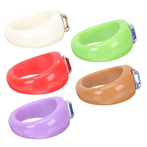 OKUMEYR 5 Stück Teiliges Bunte Chunky Resin Ringe Stapelbare Stylische Fingerringe in Rot Grün Schokolade Beige Langlebiger Schmuck für Damen und Partygebrauch von OKUMEYR