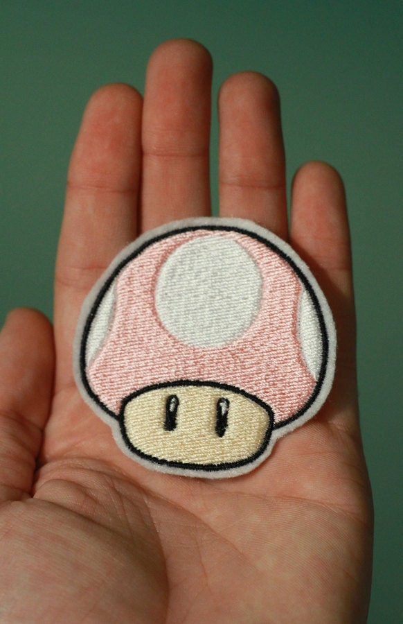 Pink Oder Blau 1 Up Pilz | Farbe Angeben Nintendo Throwback Gestickter Mario Aufnäher von OKsmalls