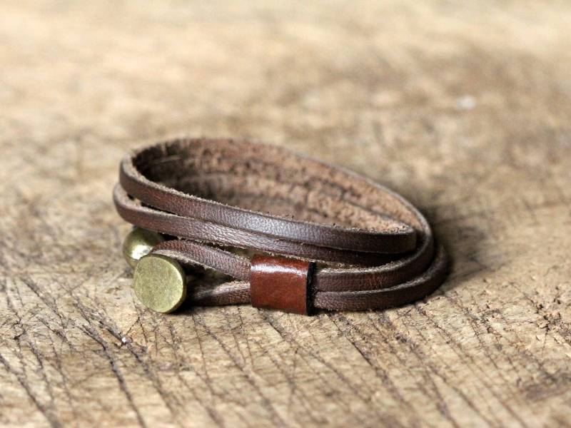 Minimalist Leder Wickelarmband Für Damen Minimalist Leder Wickelarmband Für Damen von OLDU