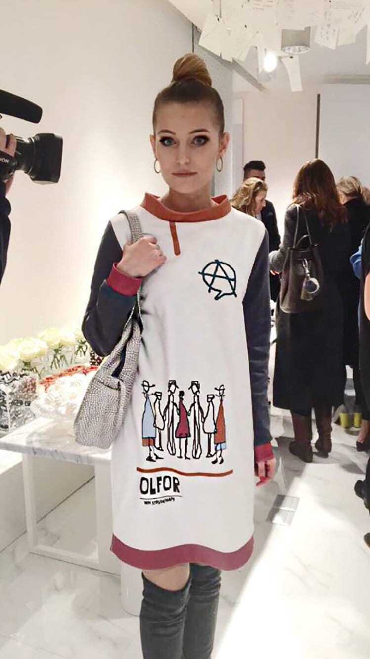 Pullover, Tunika Von Designer. Kunst Grafik-Anarchie Punk, Eigene Zeichnung Auf Den Stoff Mit Sublimation Angebracht von OLFOR